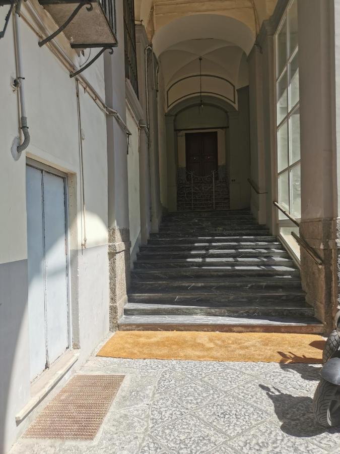 Apartamento Napoli Centro Chiaia Exterior foto
