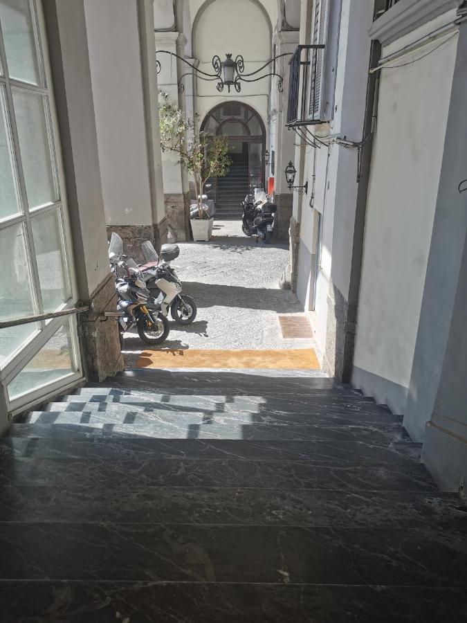 Apartamento Napoli Centro Chiaia Exterior foto
